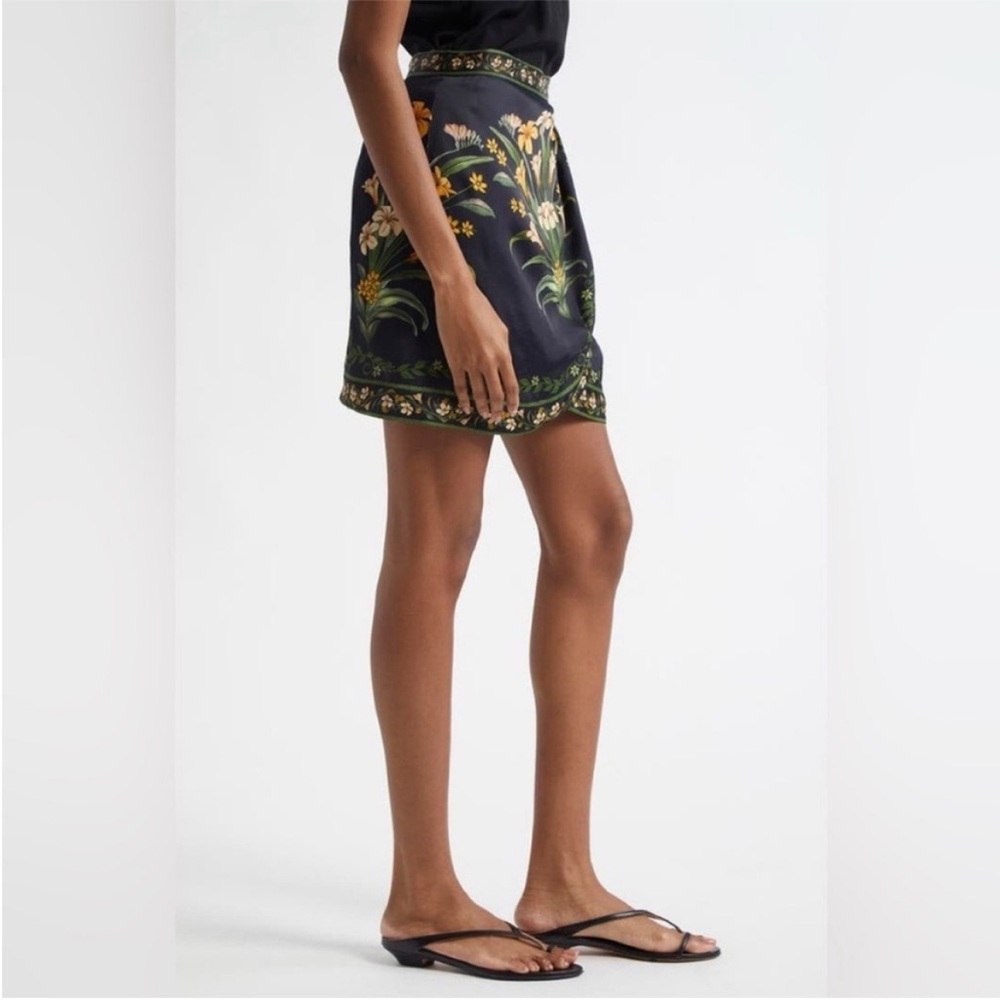 FARM Rio Flowers Arch Wrap Front Miniskirt - Picture 2 of 7